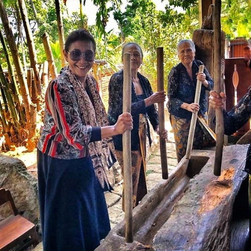 Ibu Susi Pudjiastuti